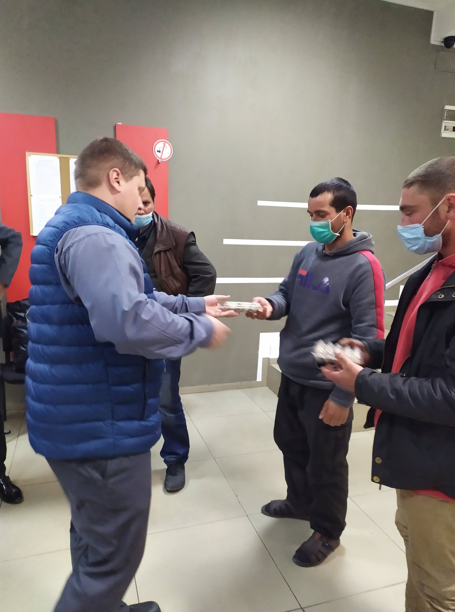 Благотворительный Фонд ”Optima Fide” выражает свою благодарность EcoLife4you и Initiativa Pozitiva за донацию для нашего Реабилитационного Центра и наших бенефициаров. Душевный покой никогда не приходит через приобретение каких-либо вещей! Душевный покой начинается с чувства благодарности за то, что уже имеешь. Всякий раз, когда мы говорим «спасибо», то обретаем мир, спокойствие и силу. Радуйтесь тому, что имеете сейчас, и в будущем поводов для благодарности станет больше!